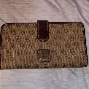 Dooney & Burke wallet
